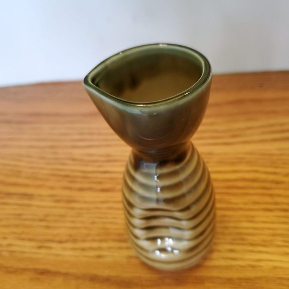 Japanese Sake Bottle, Hand Thrown Pottery Green Brown Ceramic Vase made in Japan - Picture 2 of 5